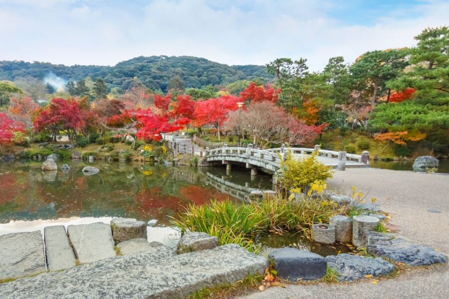 Kyoto: Private 2.5 Hour Historical Walking Tour - The five-storied Yasaka pagoda: outside views and a classic photo spot