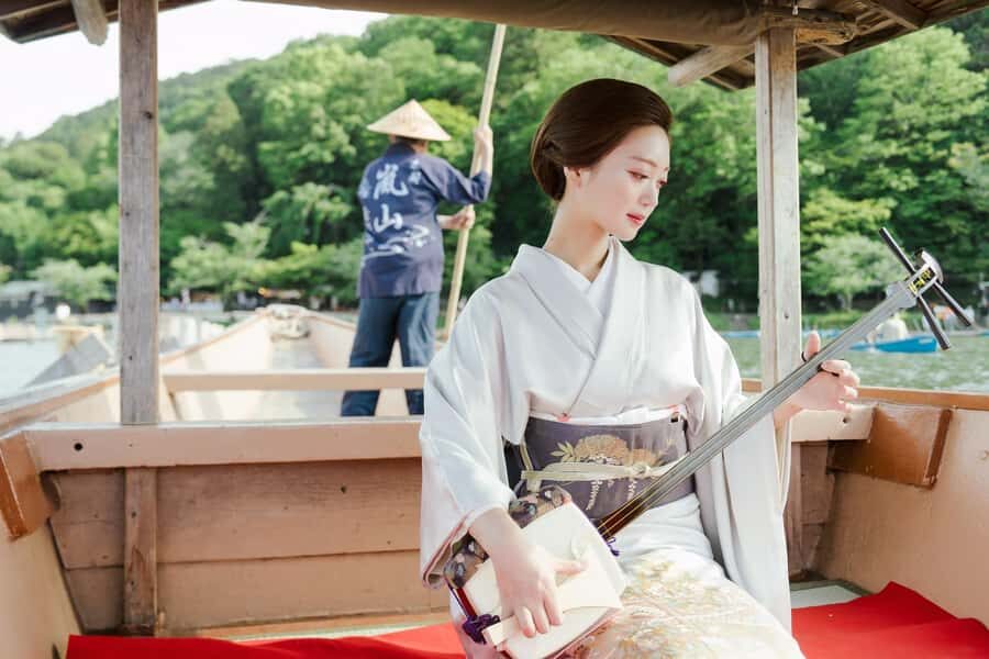 Kyoto: Private Boat Cruise with Shamisen and Games - Entering Arashiyama by yakatabune boat