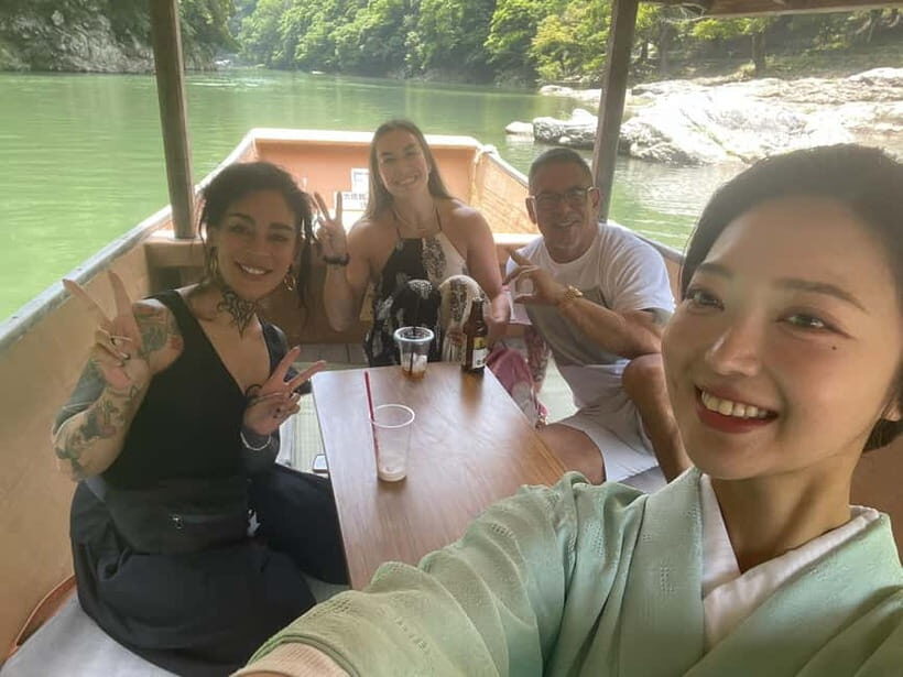 Kyoto: Private Boat Cruise with Shamisen and Games - Photography on a moving boat: what to do for great shots