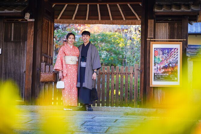 Kyoto Private Photo Shoot & Tour by SnapKyoto - Higashiyama Ward with Yasaka Pagoda, Ninenzaka, and a giant Buddha