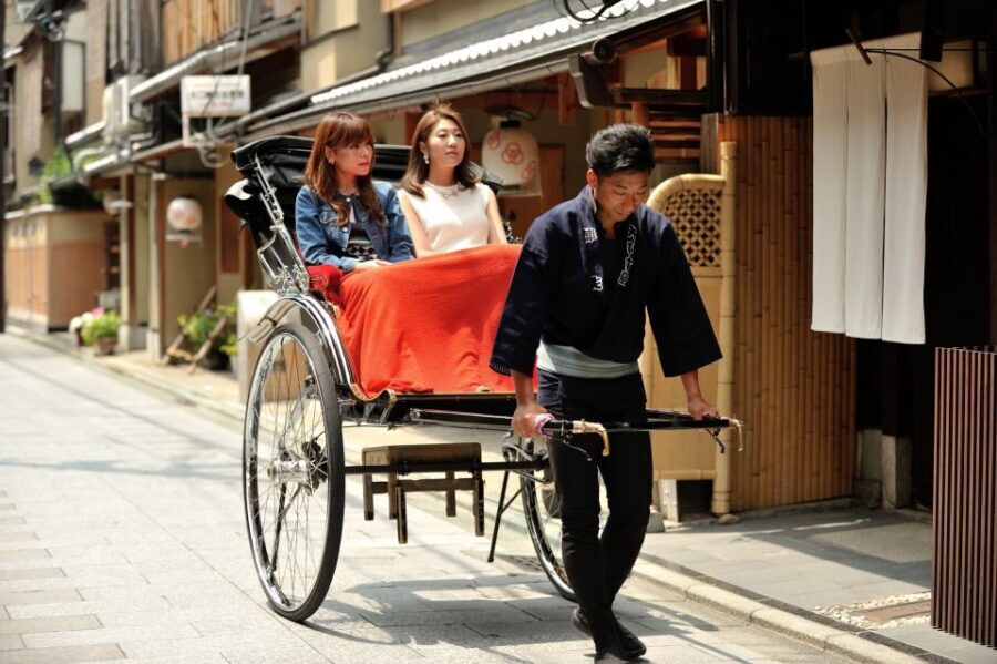 Kyoto: Private Rickshaw Tour of Gion and Higashiyama Area - How to Get Great Photos Without Fighting the Streets