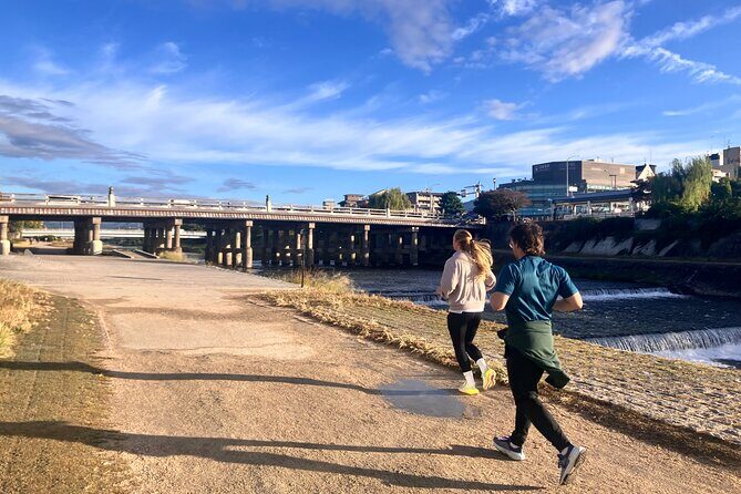 Kyoto Run & Walk Tour with Locals - Heian Shrine and Yasaka Shrine: quiet space between active moments