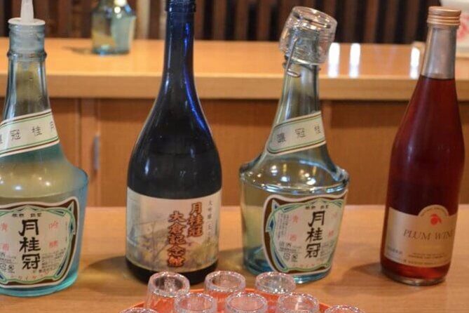 Kyoto Sake Brewery Tour with Lunch - Small and large brewery visits: what scale really means