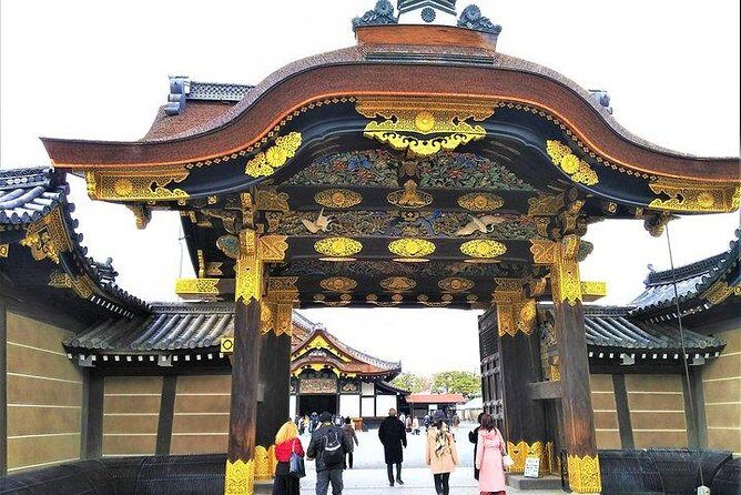 Kyoto Samurai and Geisha Town Private Walking Tour - Kinkakuji Temple: Golden Pavilion reflections, framed by Zen timing