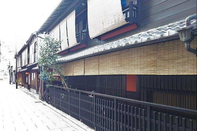 Kyoto Samurai and Geisha Town Private Walking Tour - Kennin-ji Temple: early Zen roots and the dry garden detail