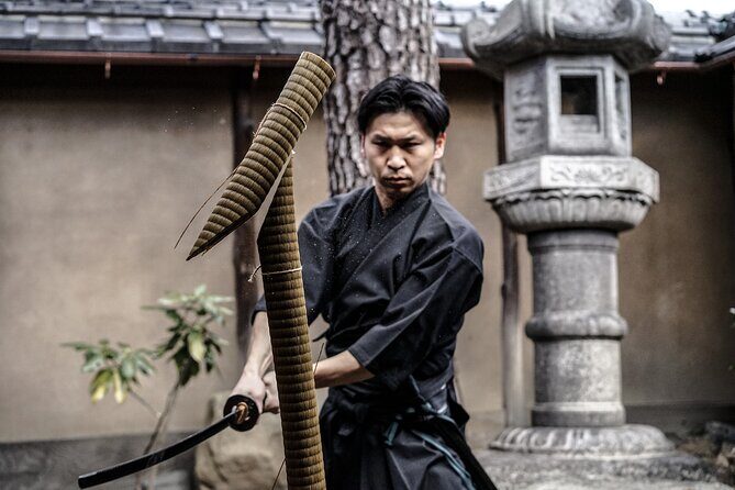 Kyoto Samurai Experience - Meeting at Waraku and Getting Your Kimono On