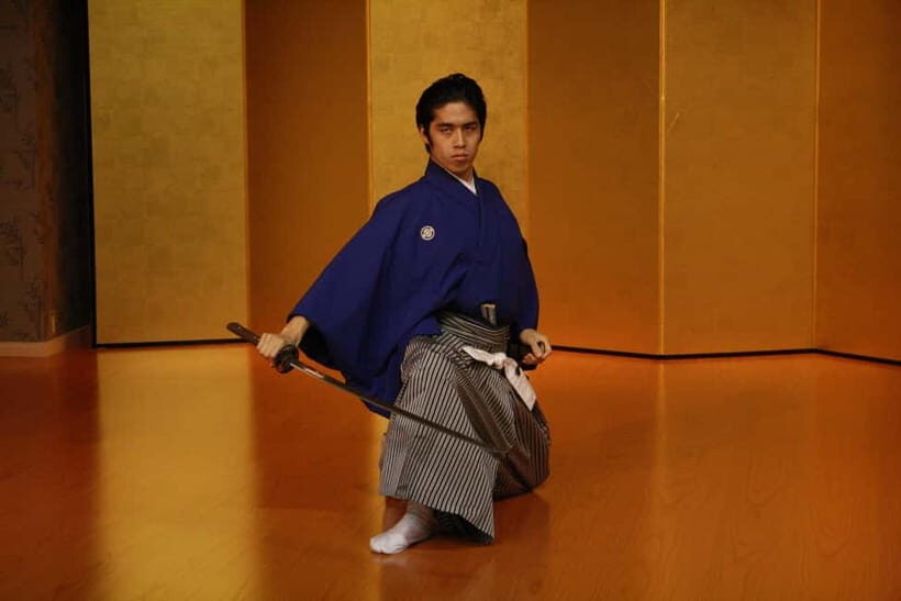 Kyoto: Samurai Kenbu Traditional Sword Dancing Show - Inside the theater: shoes off, rules in place, and how the show starts