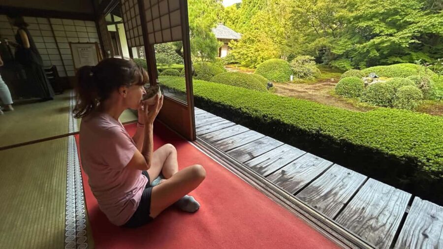 Kyoto: Shakyo & Matcha in Historic Temple Garden - The Sennyu-ji stop: photo moments and a guided look at meaning