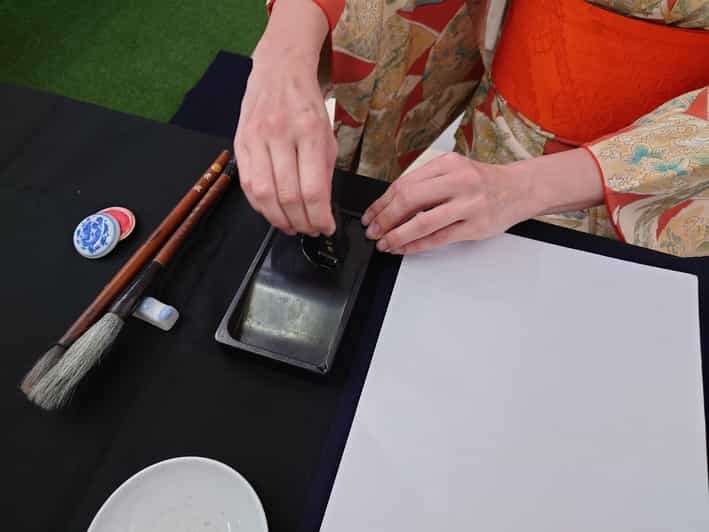 Kyoto: Sumi Ink and Brush Calligraphy Experience - Painting Bamboo on a Shikisi Board Without Guesswork