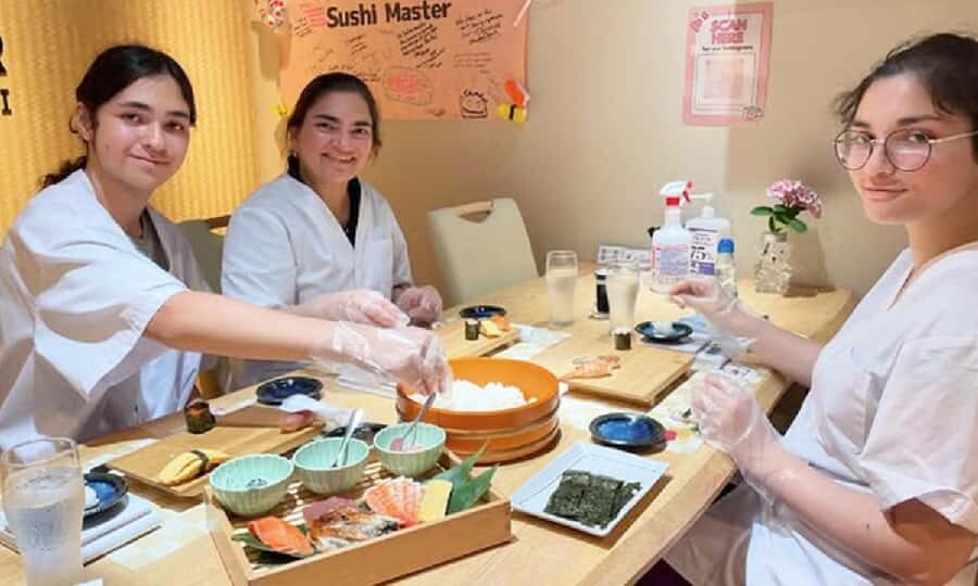 Kyoto: Sushi Making Experience in Kawaramachi - Kyoto Kawaramachi location: easy to fit, easy to explore
