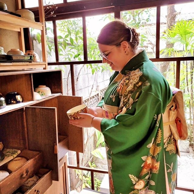 Kyoto: Table-Style Tea Ceremony at a Kyo-Machiya - Photo Moments: Umbrellas, Fans, and the Katana Prop