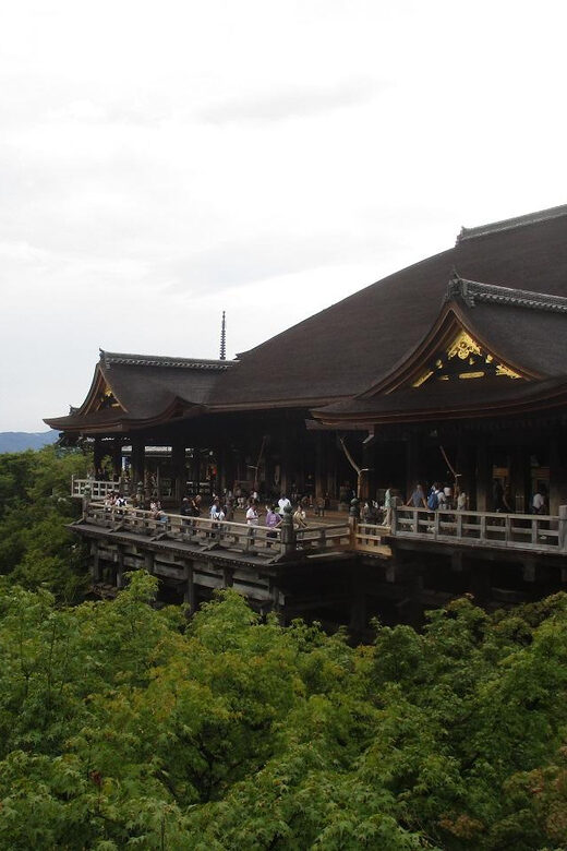 KYOTO: Tempio Kiyomizu Pagode Gion “Geisya” (Guida Italiana) - The walk from Sannenzaka to Ninenzaka: the old street rhythm
