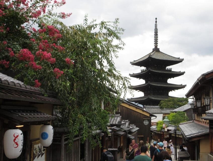 KYOTO: Tempio Kiyomizu Pagode Gion “Geisya” (Guida Italiana) - Getting there at Kyoto Station without stress