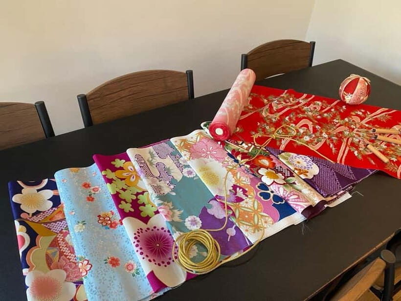Kyoto: Traditional Kimono Fabric Handicrafts Workshop - Picking kimono fabric first: how your choices shape the final souvenir