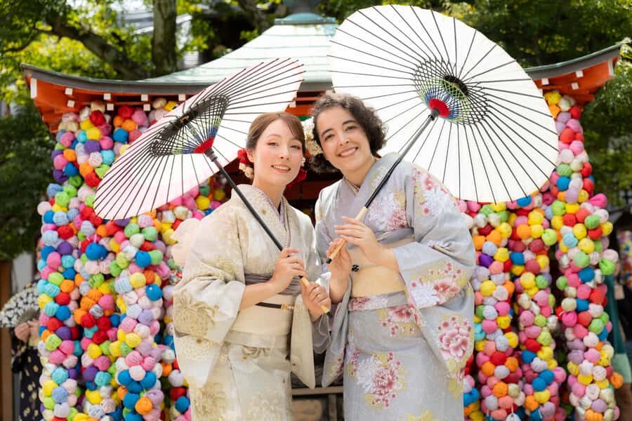 Kyoto: Traditional Kimono Rental - Photos outside vs rules inside: how to get great results
