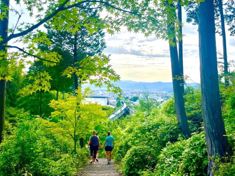 Kyoto : True Kyoto Avoid the crowds E-Bike Tour - Northeast Kyoto by e-bike: why this avoids the worst crowds