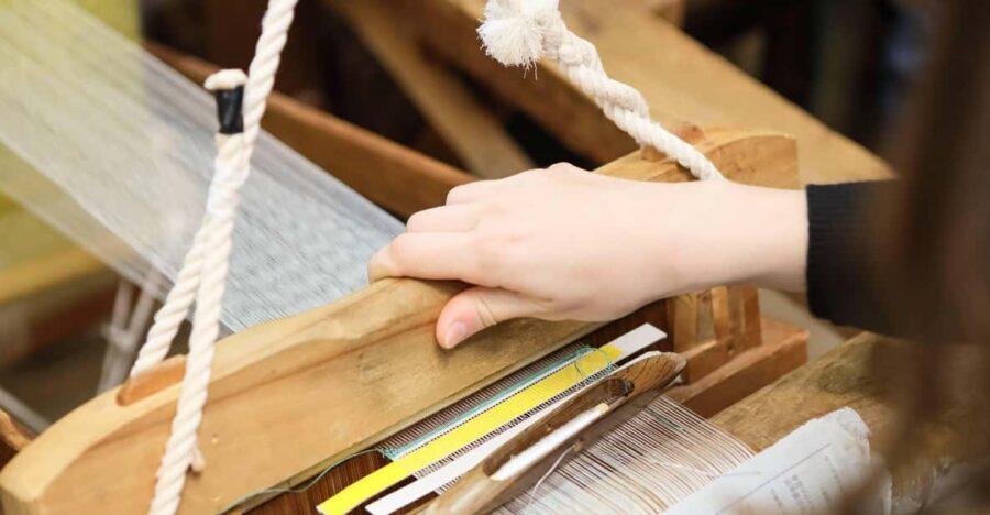 Kyoto: Try Nishijin Weaving in the Oldest Geisha District - Tsuzure-ori weaving class: make something real in 1.5 hours