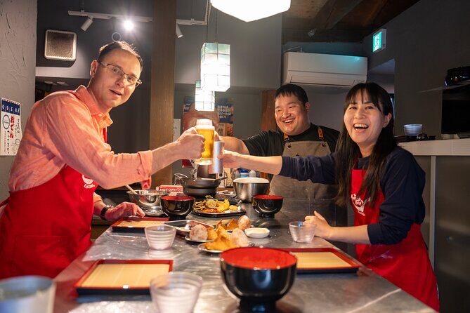 Kyoto Udon and Tempura Cooking Class with Professional Chefs - Tempura frying: getting crisp shrimp and veg