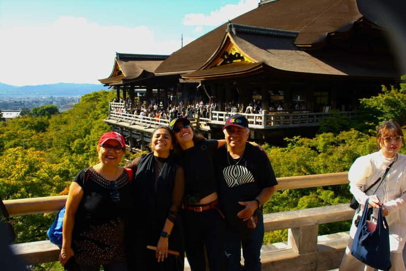 Kyoto: Walking tour Kiyomizu, Geisha District with a Local - Kiyomizu and Gion on foot: why this tour works