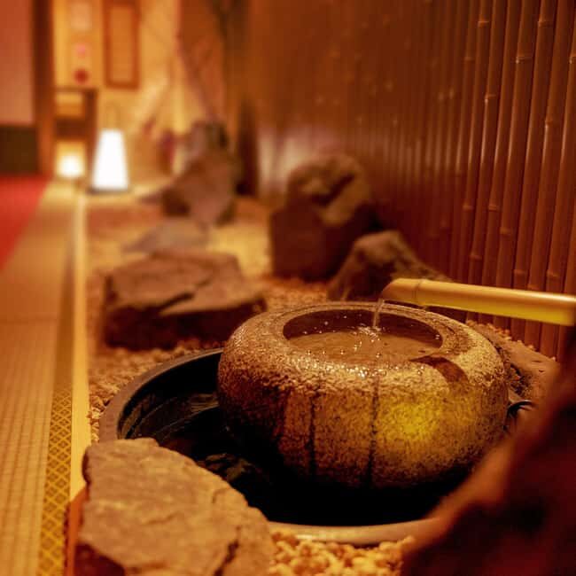 Kyoto: Wazuma Magic Show & Tea Ceremony - Wazuma magic in Gion: why this setting matters