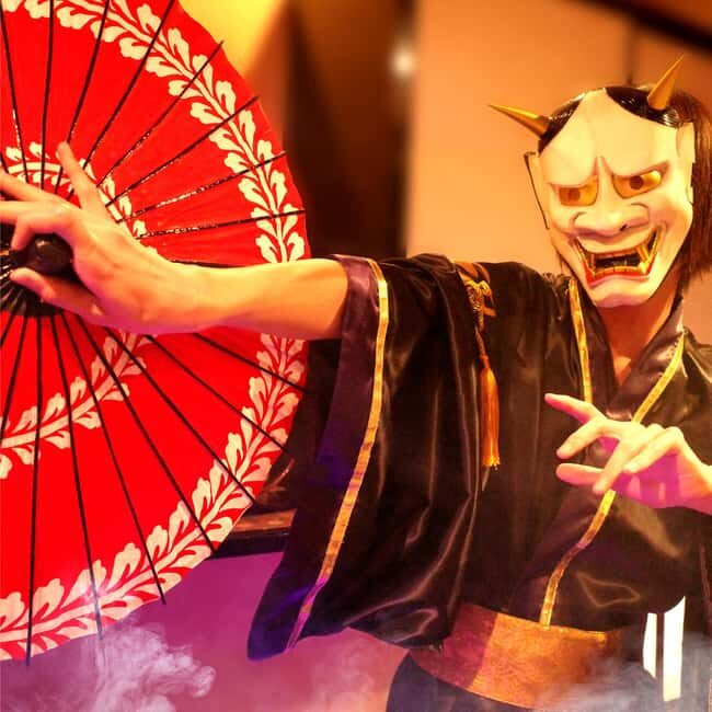Kyoto: Wazuma Magic Show & Tea Ceremony - Inside the tea-room: small seats, close-up attention