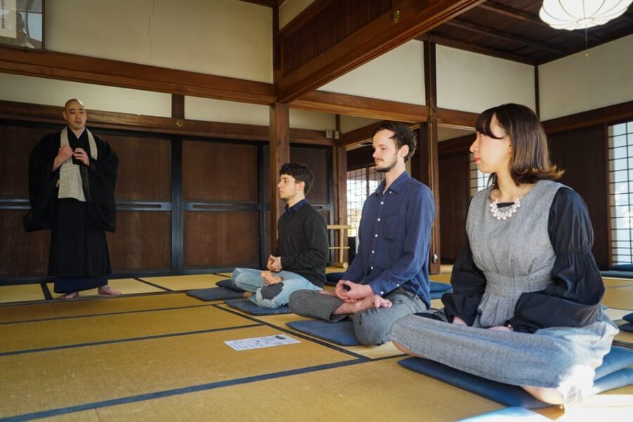 Kyoto: Zen Meditation and Garden Tour at a Temple with Lunch - Tofukuji Temple highlights: San-mon gate, dragon ceilings, and a surprising toilet fact