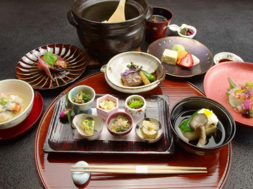 Kyoto:Seasonal Kaiseki Reservation at Hanasaki Nishiki - Entering the Restaurant: What Your 2 Hours Actually Includes
