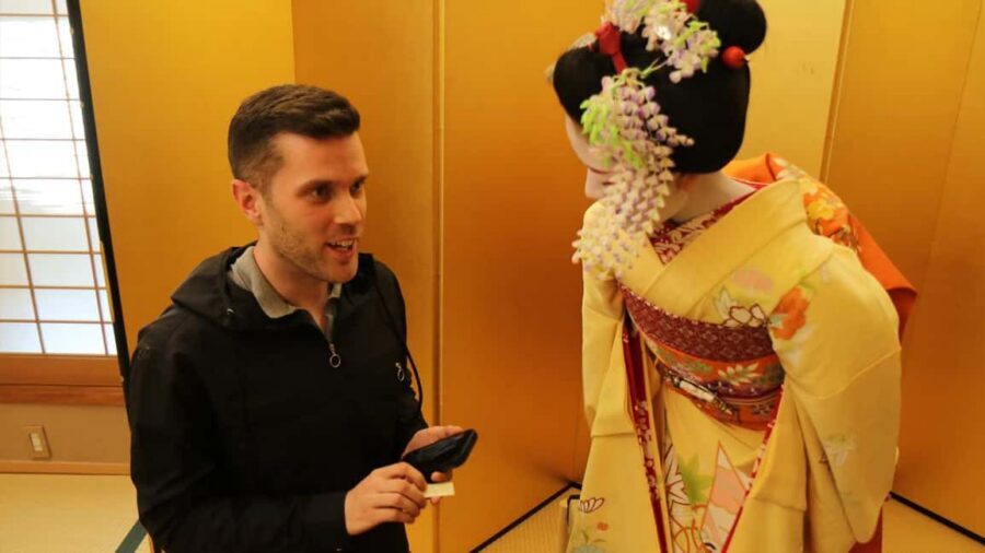 Maiko Dance and Tea Ceremony on a Noh Stage in Kyoto - Quick Tips So Your Visit Feels Smooth