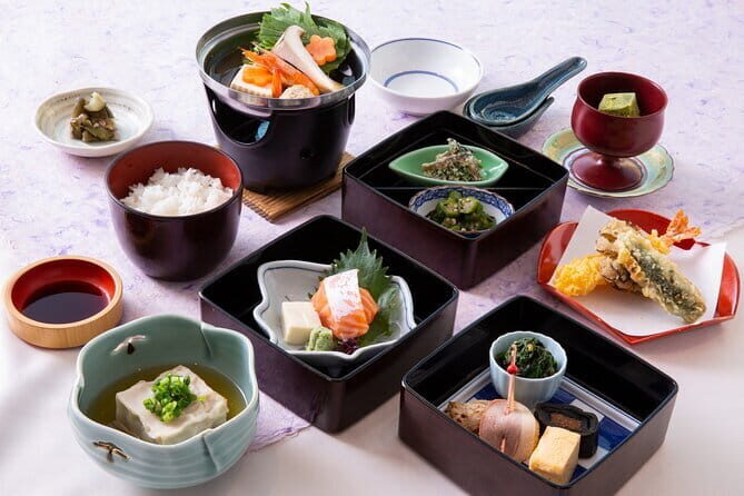 Maiko Night Performance with Kaiseki-style Kyoto cuisine Dinner - Getting From Kyoto Station: Bus Timing and How the Evening Starts