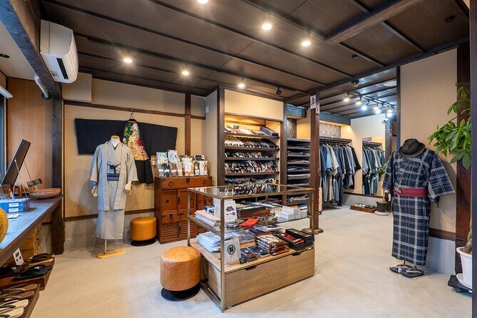 Men's Kimono Lesson and Shopping in Kyoto - Your 2-hour flow in a Kyoto men’s kimono store