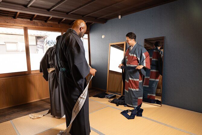 Men's Kimono Lesson and Shopping in Kyoto - Should you book this men’s kimono lesson?