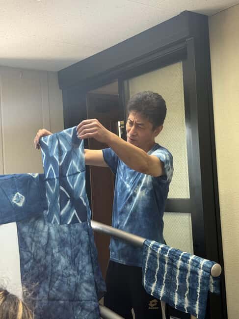 Natural Indigo Dyeing with Local Masters (Private Atelier) - What it’s like in the moment: protecting your clothes and getting good results