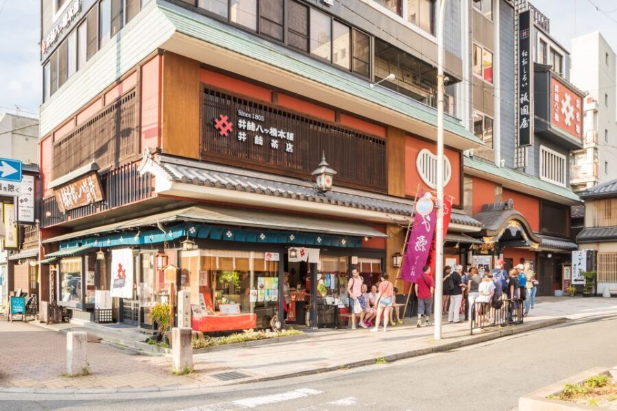 Night Walk in Gion: Kyoto's Geisha District - Should you book the Night Walk in Gion?