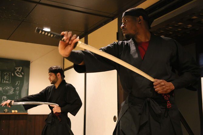 Ninja 2-hour Hands-on Lesson by Japanese master in Kyoto -Medium - From shoe-off dojo to full ninja attire