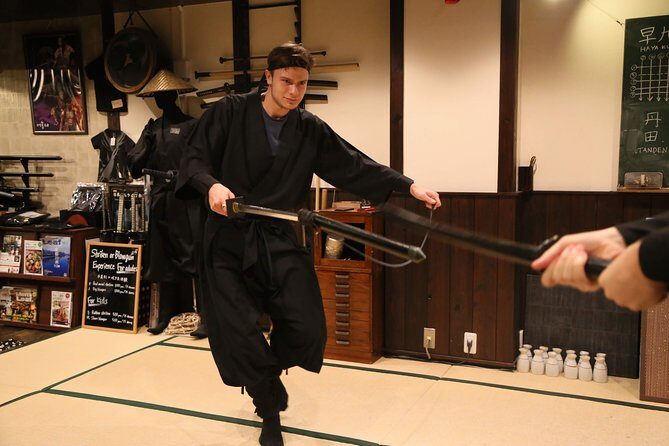 Ninja 2-hour Hands-on Lesson by Japanese master in Kyoto -Medium - Kunai, kusarigama, and the difference between “toy” and “real”