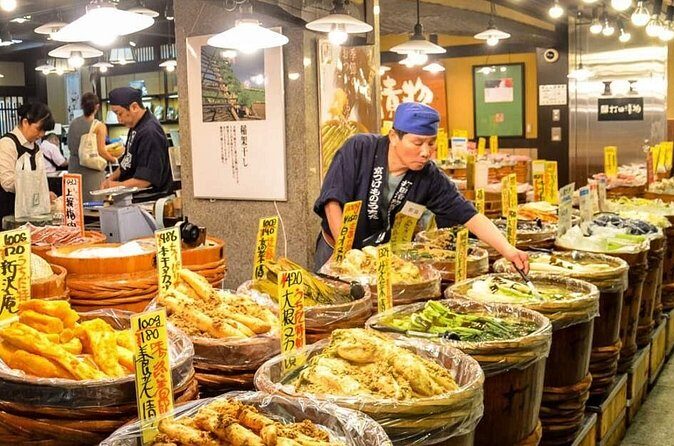 Nishiki Market Kyoto Foodie Tour with Expert Guide - Your 3-hour private format: small time, high payoff