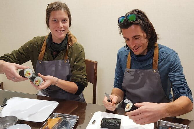 Nishiki Market, Private Sushi class & Sake Tasting in Townhouse - Key things to know before you go