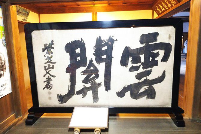 One-Day Walking Tour : Enjoy Kyoto to the fullest! - Fushimi Inari-taisha: torii gate strategy for a long tunnel