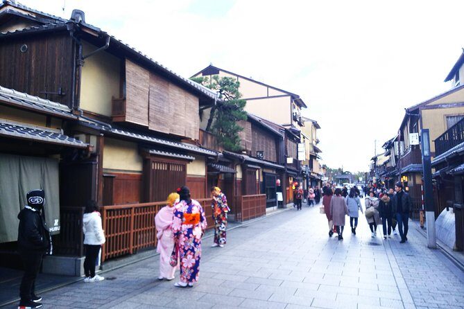 One-Day Walking Tour : Enjoy Kyoto to the fullest! - Public transportation costs and how guides reduce the stress