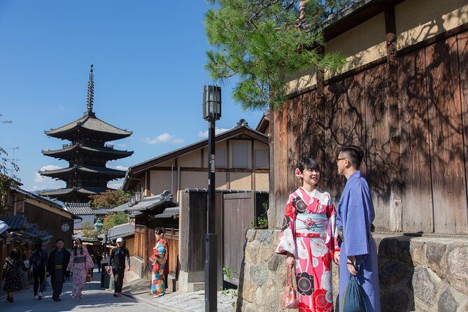 Photo Shoot with a Private Vacation Photographer in KYOTO, JAPAN - How the Photographer Keeps It Relaxed (Matt and Yoshi Examples)