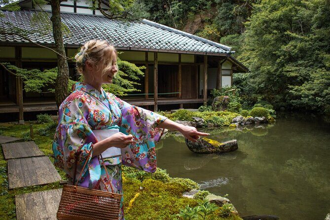 Private car tour Let's uncover secrets of majestic Kyoto history - Stop 1: Fushimi Inari-taisha for tri-gates and quiet moments