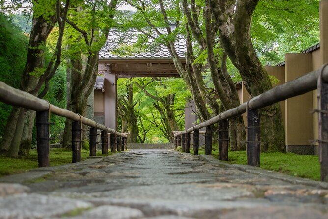 Private car tour Let's uncover secrets of majestic Kyoto history - Stop 2: Kennin-ji and the fun of a “secret” temple name