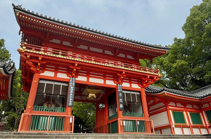 Private Custom Tour of Kiyomizu & Yasaka—by Young Local Guides - Stop 3: Hōkan-ji (Yasaka Pagoda) for Kyoto’s classic five-story silhouette