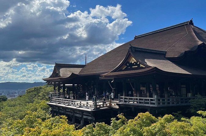 Private Custom Tour of Kiyomizu & Yasaka—by Young Local Guides - Guides, photos, and why private pacing matters