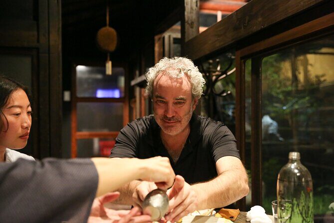Private Food & Sake Tour in Central Kyoto with Sake Sommelier - Step Into a Machiya Izakaya: Kyoto’s Townhouse Bar Style