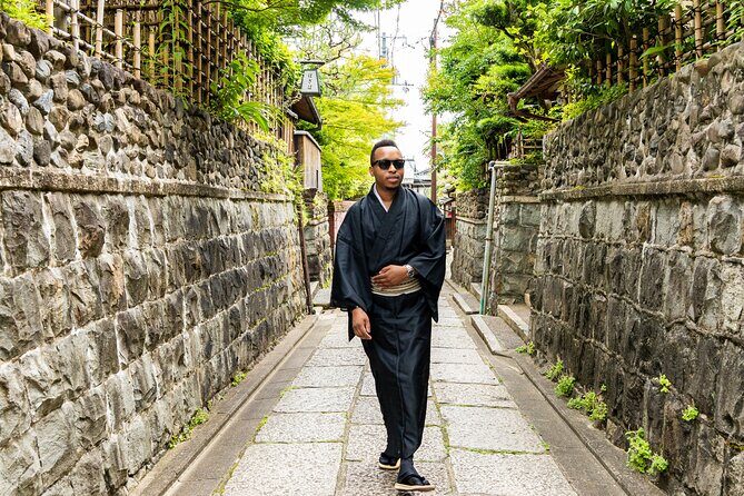 Private Photoshoot Experience in Kyoto ( Gion ) - Stop 4: A Lesser-Known Street for That Older Kyoto Feel