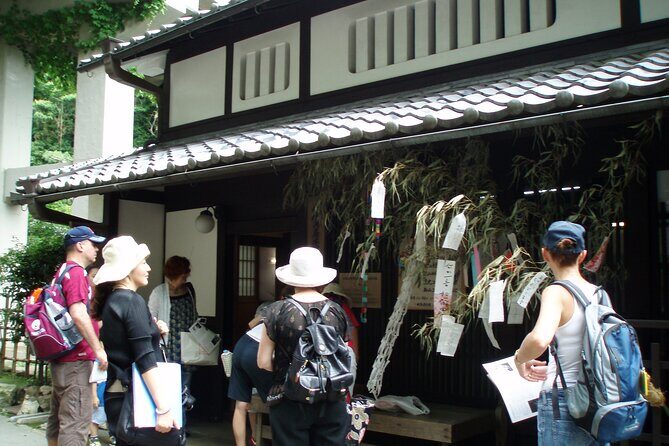 Private Walking Tour in Bamboo Forest & Hidden Spots in Arashiyama - Bamboo Forest Street: magic visuals with a real crowd test