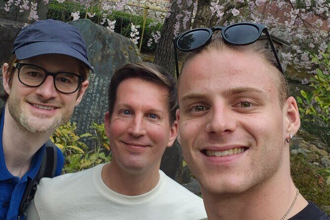 Private Walking Tour in Gion and Higashiyama - Hokan-ji (Yasaka Pagoda) and the Old-Town Streets Around It