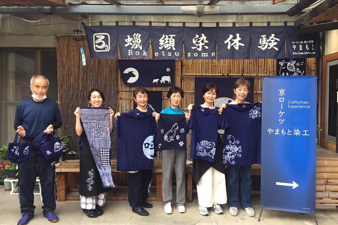 Roketsu dyeing experience: M course Roketsu Dyeing Experience - Stencils vs. freehand sketches: choose the style that fits you