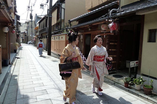 Secret Eastern Kyoto Biking Adventure - Heian Shrine: that torii moment you’ll remember